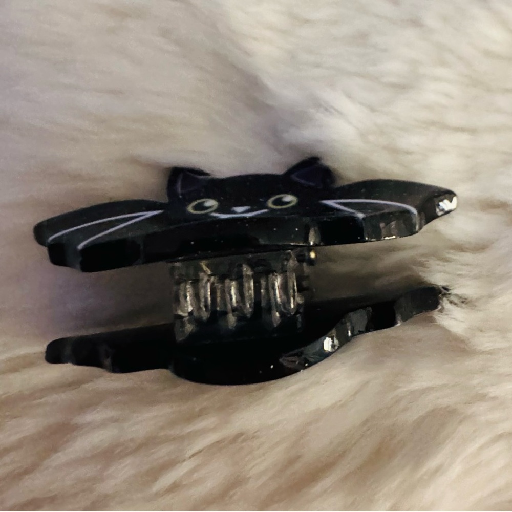 Mini Hair Claw Clip, Black Vampire Bat - Picture 4 of 5